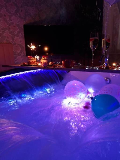 Royal Room Jacuzzi Haut De Gamme Centre Ville مُلووز المظهر الخارجي الصورة